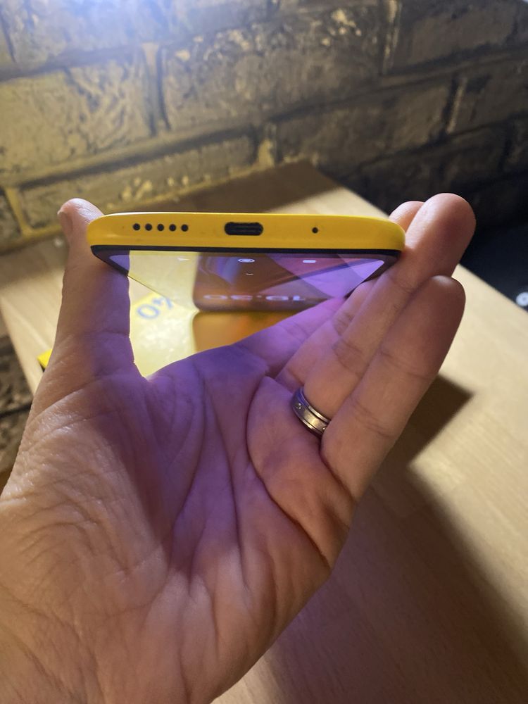 Телефон POCO C40