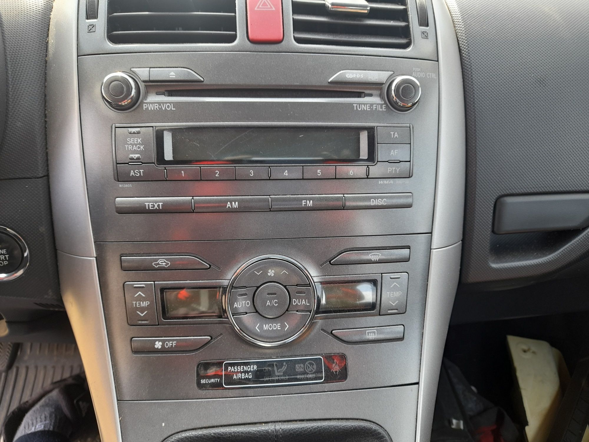 Radio wyświetlacz Toyota auris l Europa
