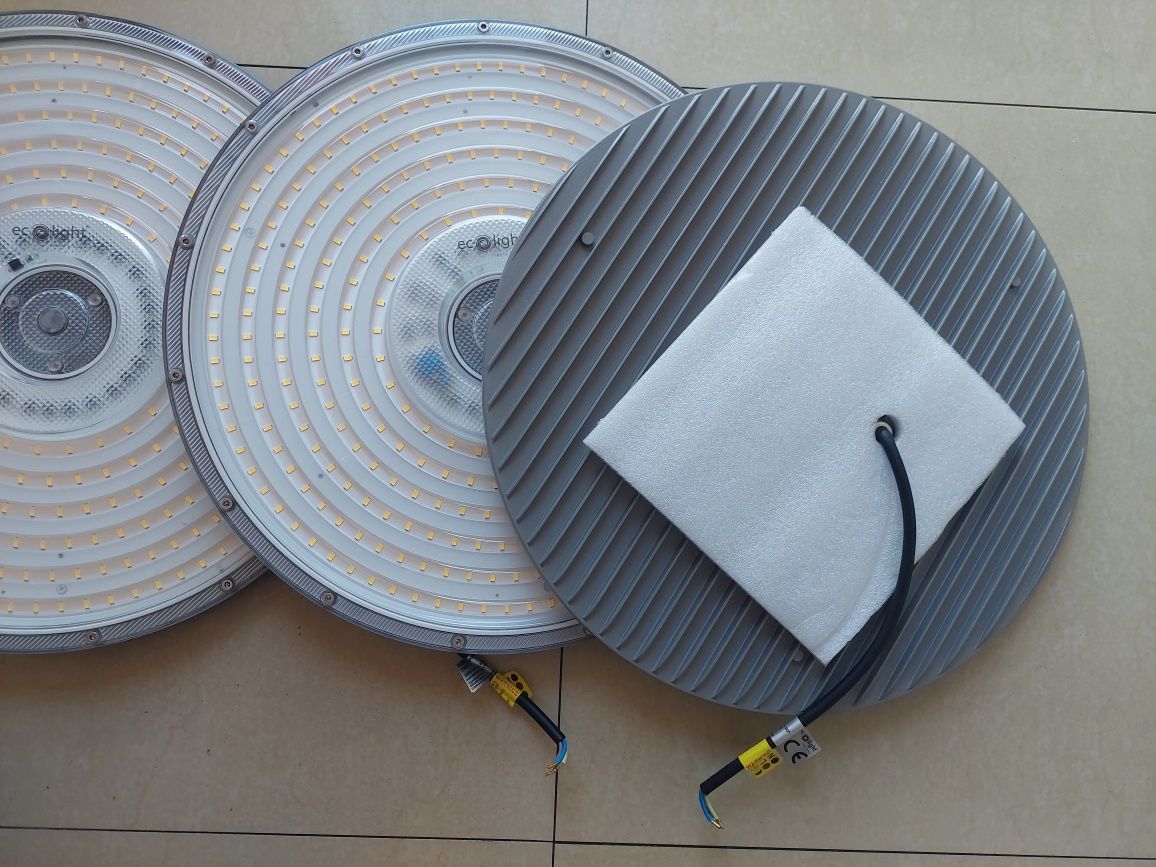 Nowe 4 lampy ledowe