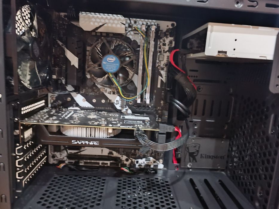 Torre hummer I5-7500 Ddr4 8GB Gráfica RX 560 - 4GB