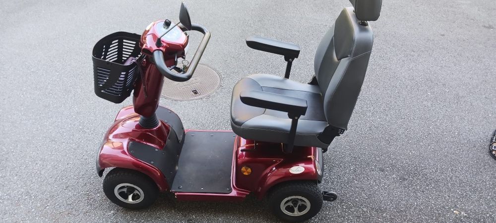 Moto para locomoção de idosos