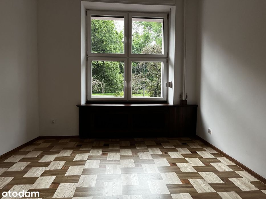 Sprzedam mieszkanie lub wynajmę na lokal usługowy/ biuro