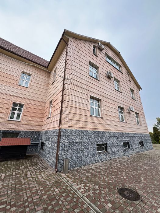 ПРОДАЖ. Заміський будинок,маєток .Слобода , біля води. Поряд Черкаси