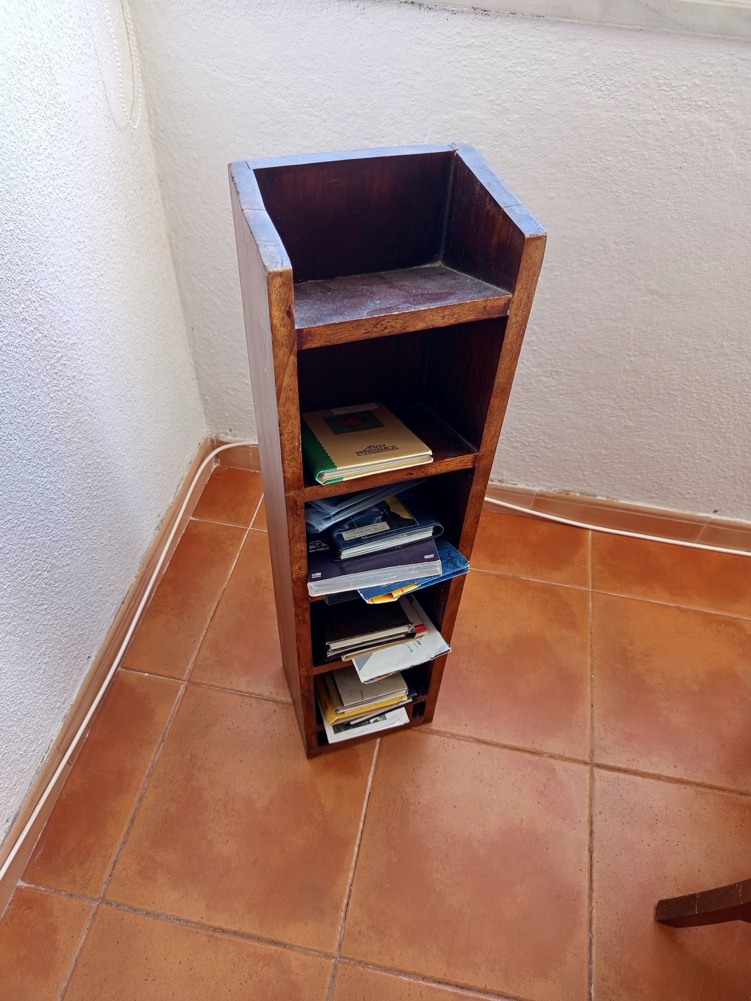 Estante porta CDs