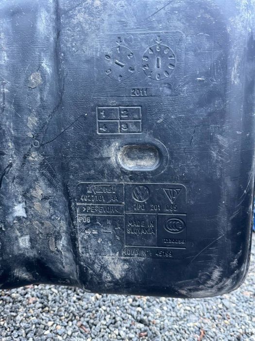 VW Touareg Бак 100 л. Дизель VAG оригінал б/у