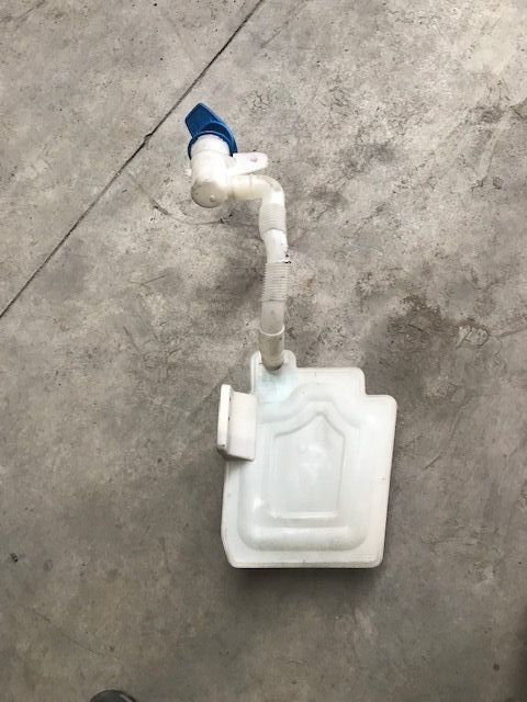 Vaso de agua limpa vidros Vw Golf 5 V