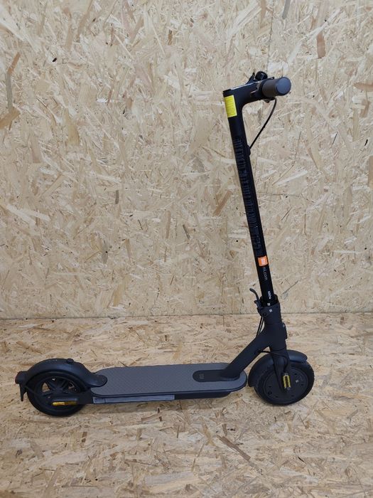 Hulajnoga elektryczna Xiaomi MI ESSENTIAL stan jak NOWA 50km