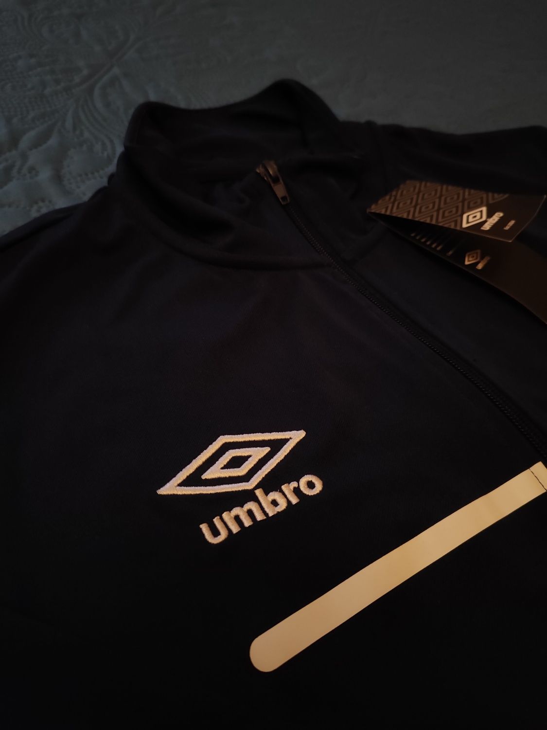 Casaco Umbro Nova com Etiqueta