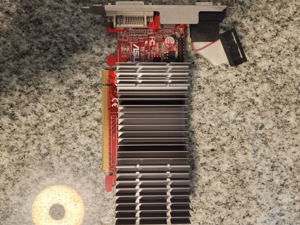 karta graficzna ASUS EAH4350 SILENT/DI/512MD2(LP) PCI-E.