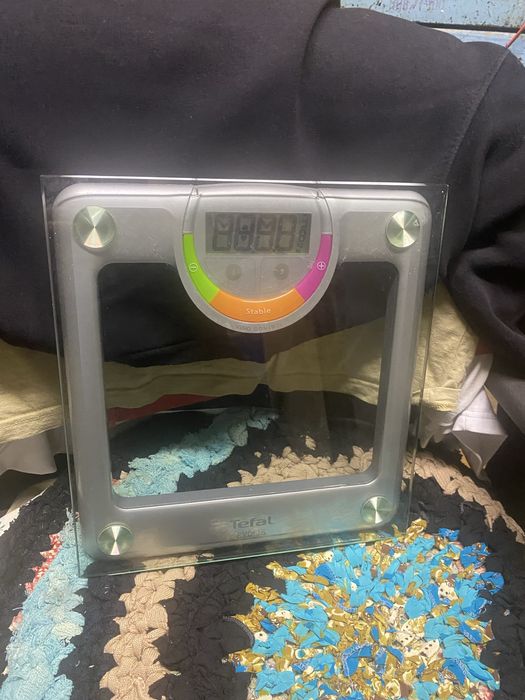 Напольниє ваги Тефаль