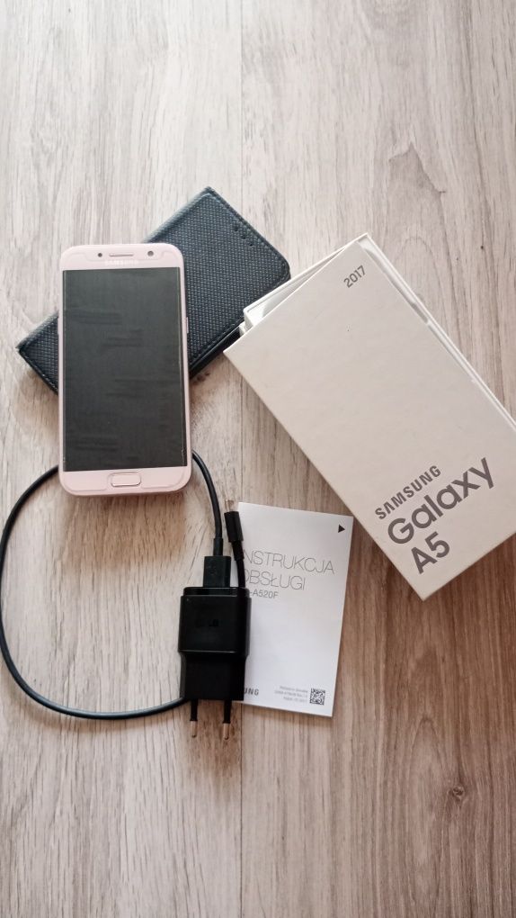 Różowy Samsung Galaxy A5
