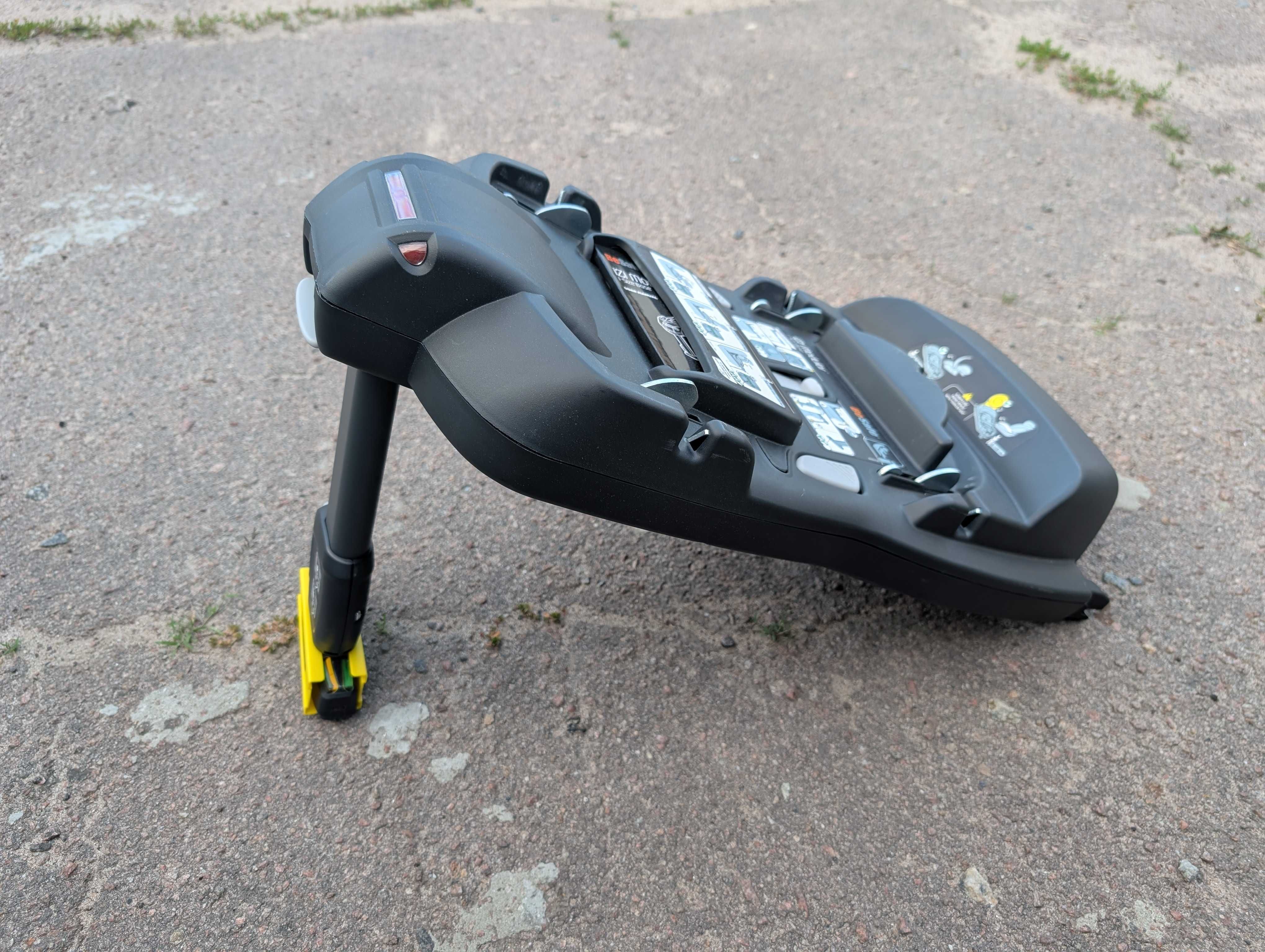 Автокрісло Stokke iZi Go BeSafe