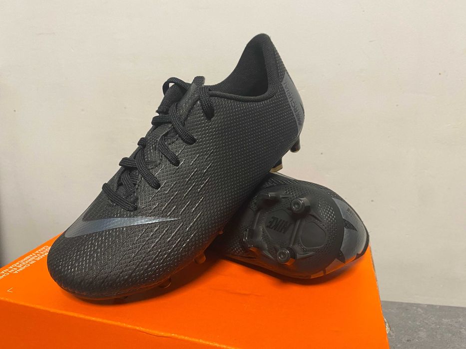 Nike korki dziecięce buty piłkarskie do nogi R. 28,5 - 18 cm wkładka