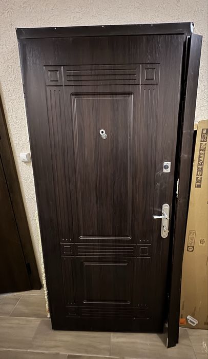 Двери входные !!