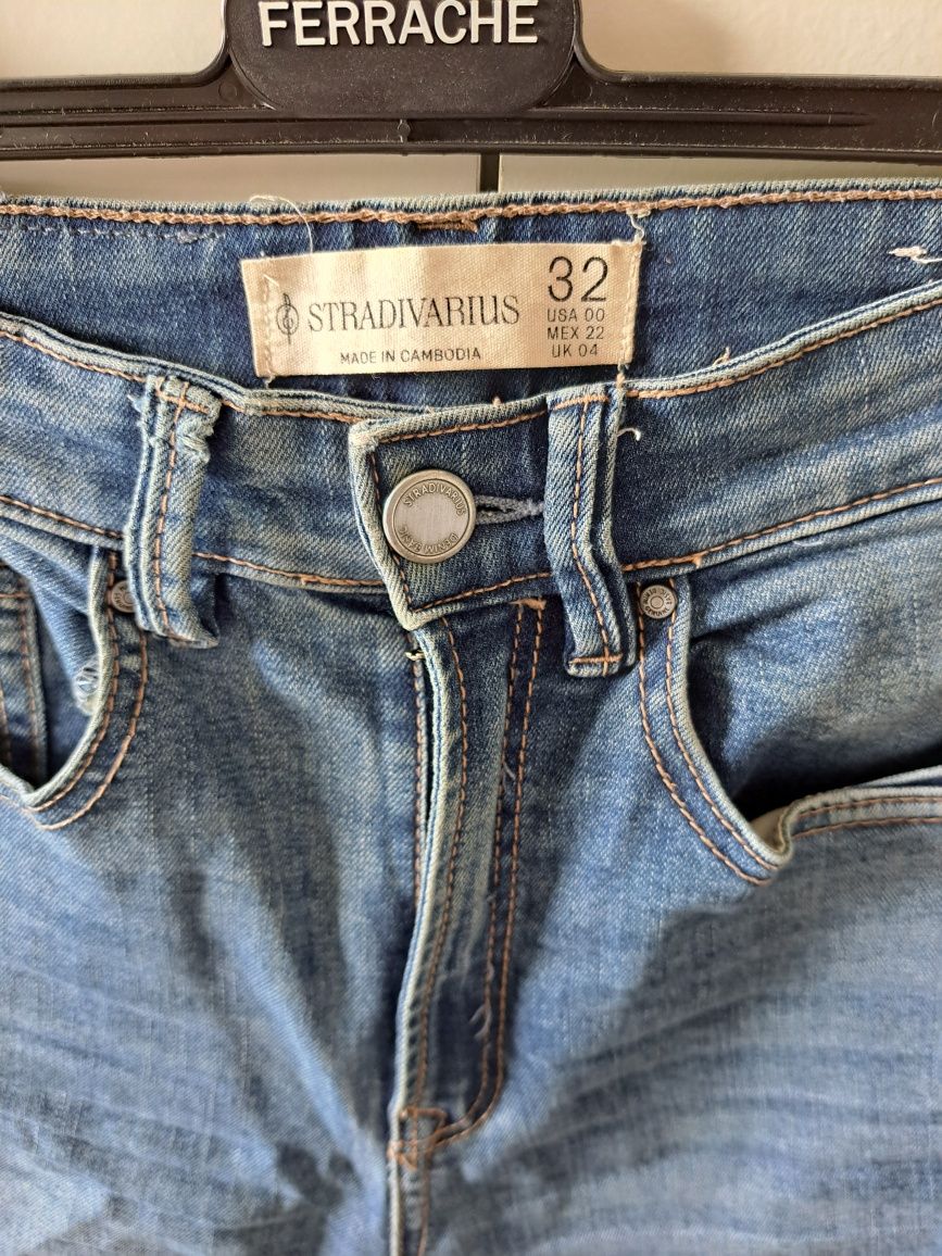 Calças de ganga stradivarius 32