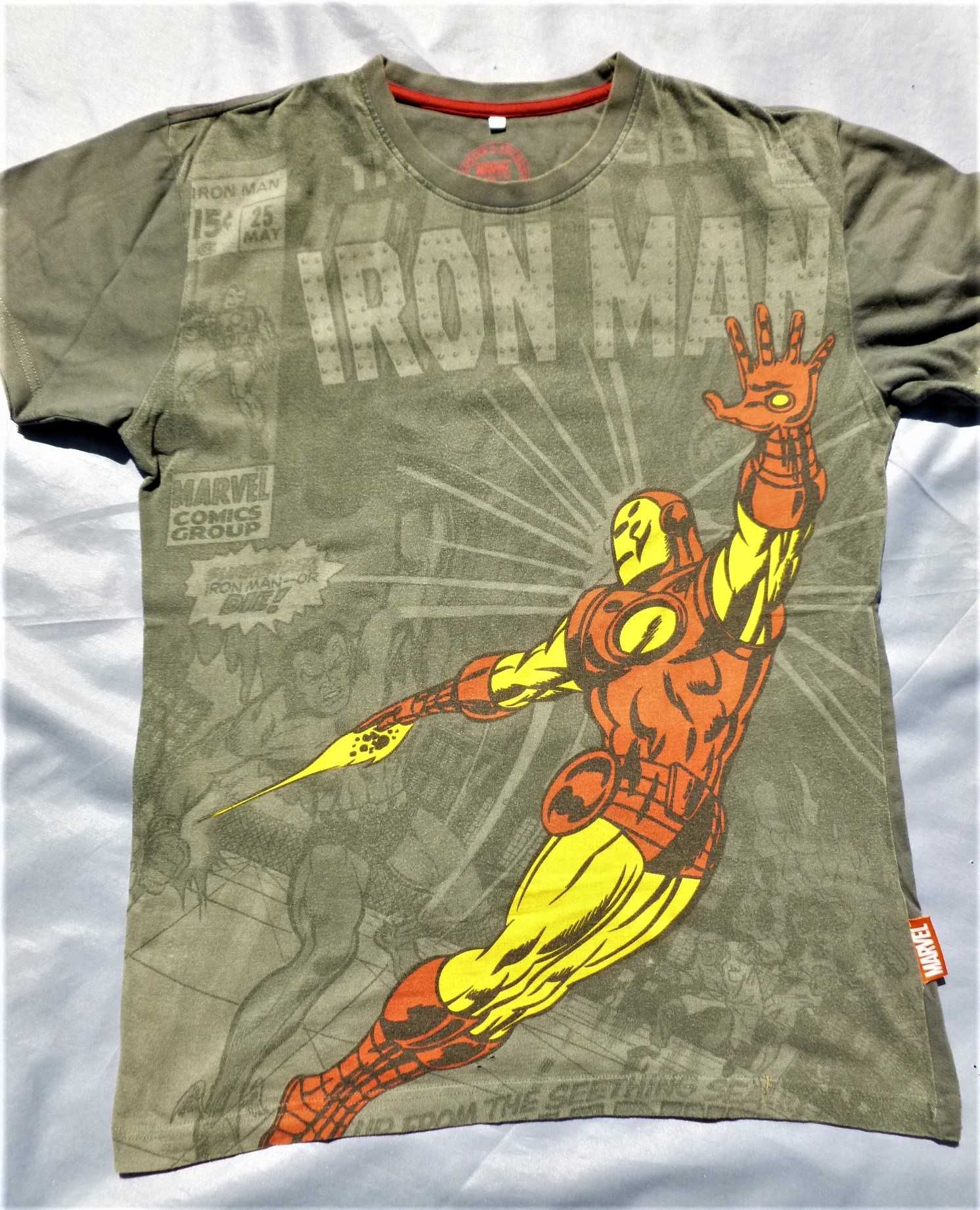 T-Shirts - Super-Homem - Batman e Homem de Ferro