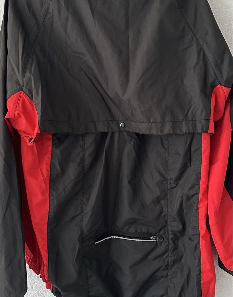 Casaco / colete corta-vento preto e vermelho BERG cycles
