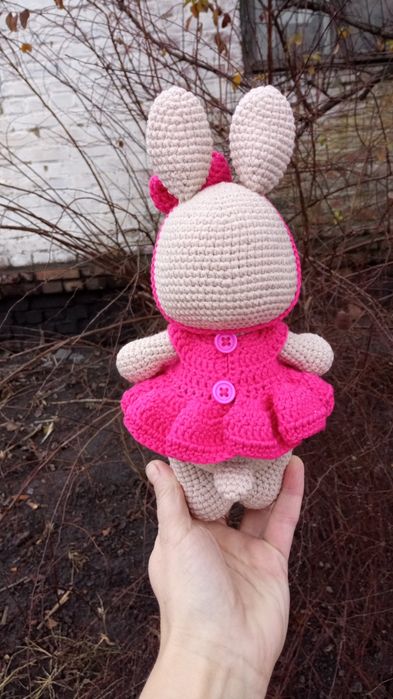 Зайка, погремушка, МЕДУЗА, брязкальцезайчик крючком ,вязаная игрушка к