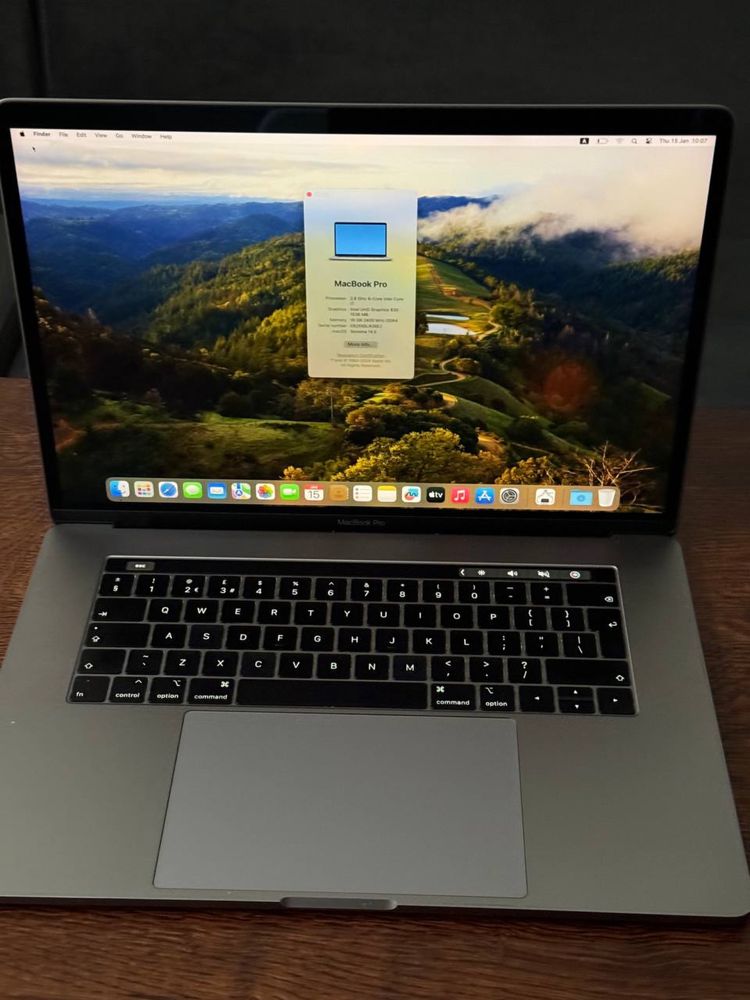 MacBook Pro 2019 15 inch 16gb DDR4 i7 2,6GHz 6-Core 512 SSD