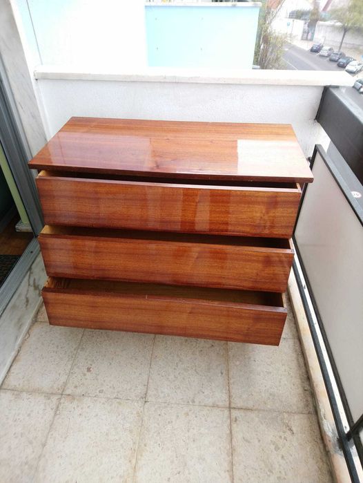 cómoda móvel brilhante quatro pés altos gavetas deslizantes