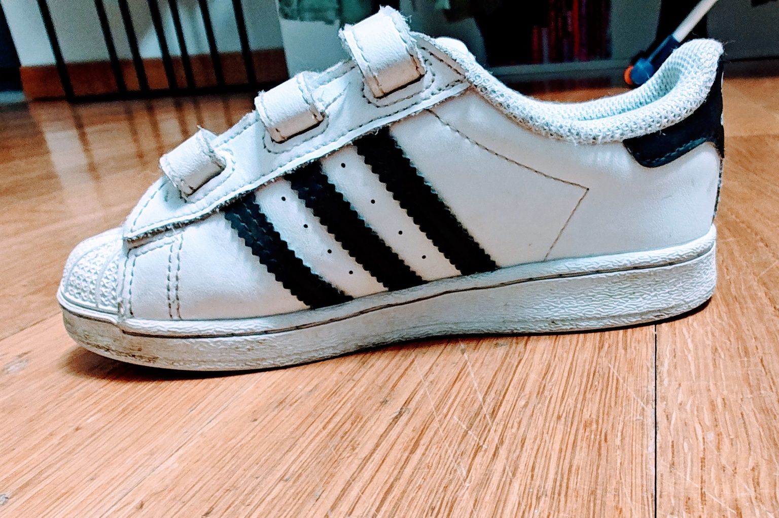 Buty adidas  super star r. 27 dziewczynki