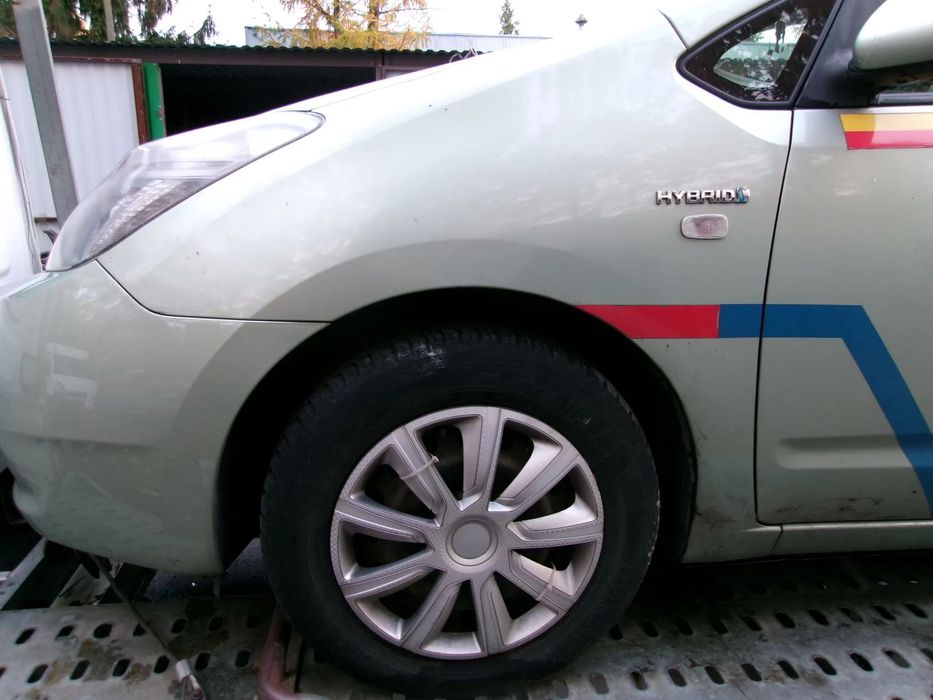 BŁOTNIK LEWY PRAWY TOYOTA PRIUS II  6U0  6UO