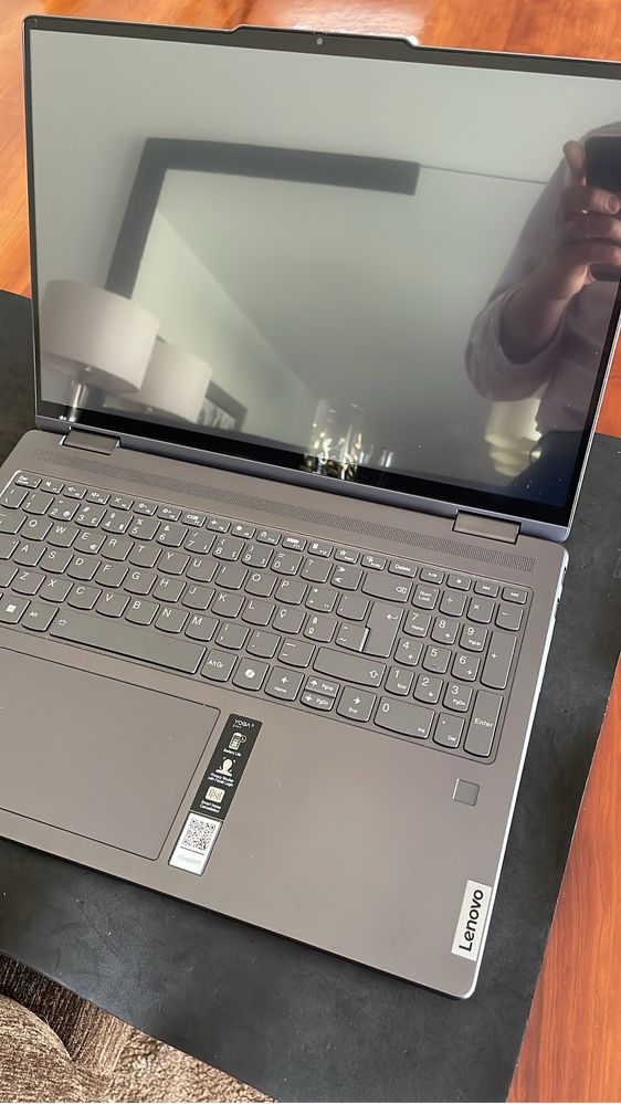 Portátil LeNovo touch 16 polegadas