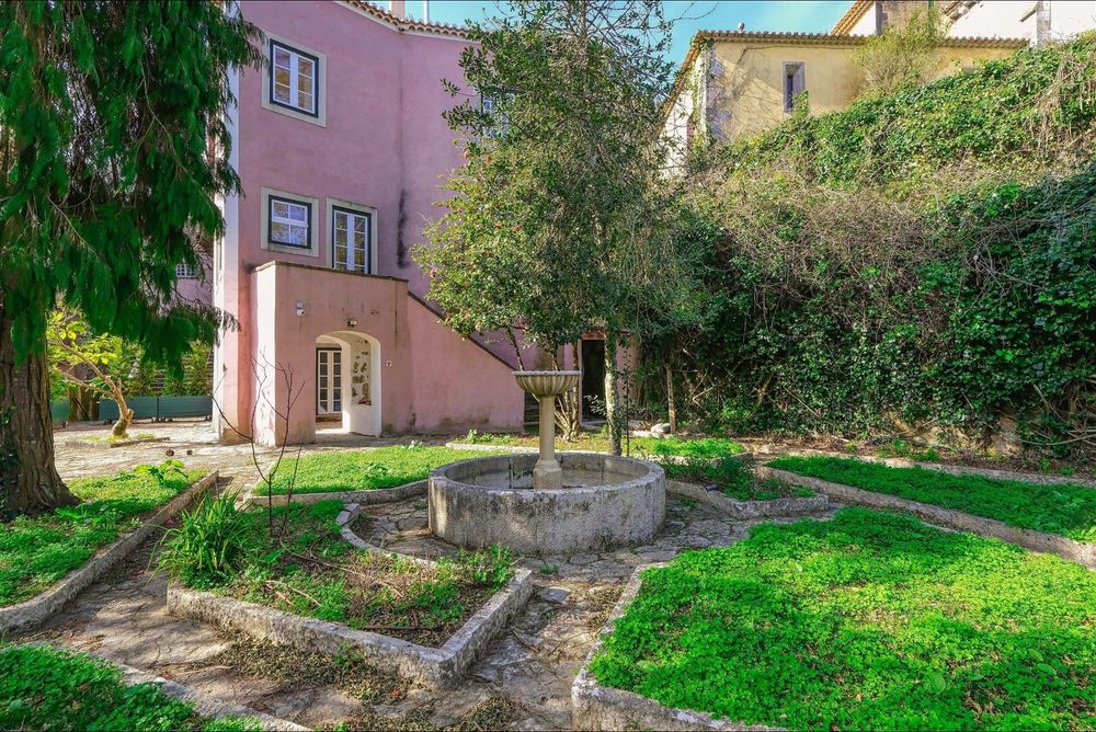 Arrendamento residencial de moradia independente no centro de Sintra