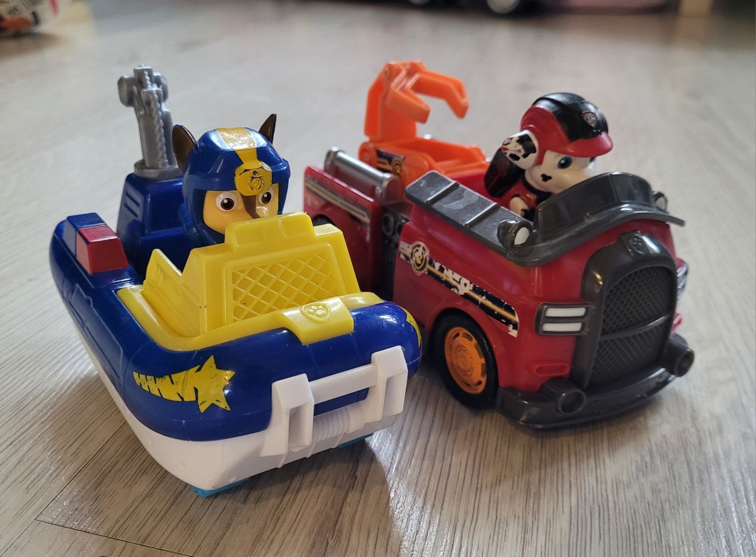 2 auta, pojazdy Psi Patrol. Marshall auto naprawcze,  Chase. Paw Patro