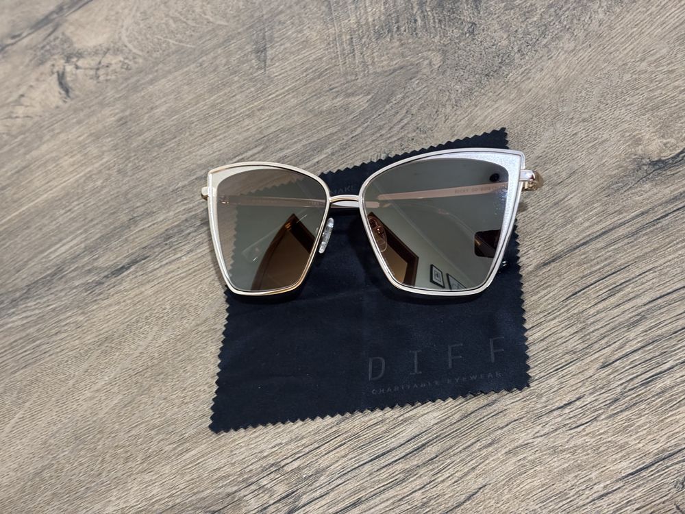 Óculos de sol espelhado DIFF Eyewear
