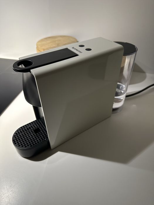 Maquina Nespresso branca - como nova