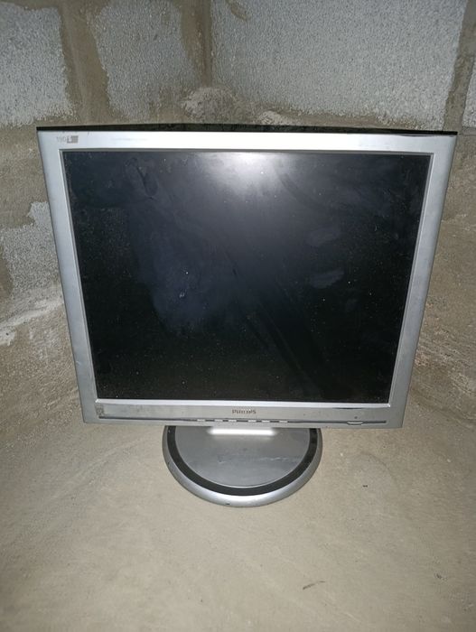 Продам мониторы и комплектующие для компьютеров