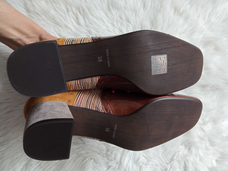 Черевики кольорові широкий каблук,туфлі лак,туфлі шнурки,ботильйони 38