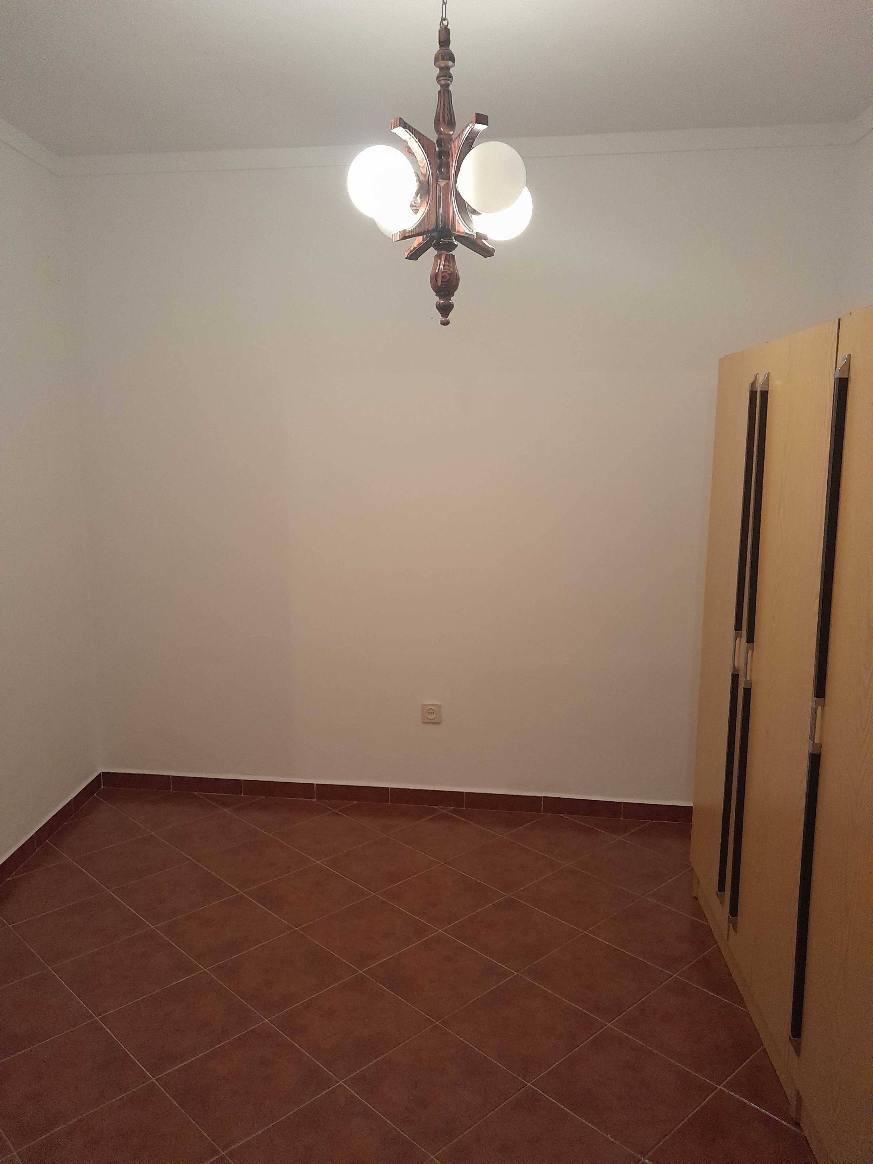 Moradia Pronta a Habitar  C/ quintal - Sobral da Adiça
