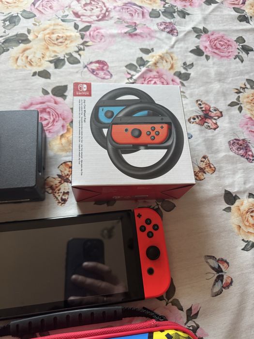 Nintendo Switch. Весь комплект на фото,в хорошому стані.