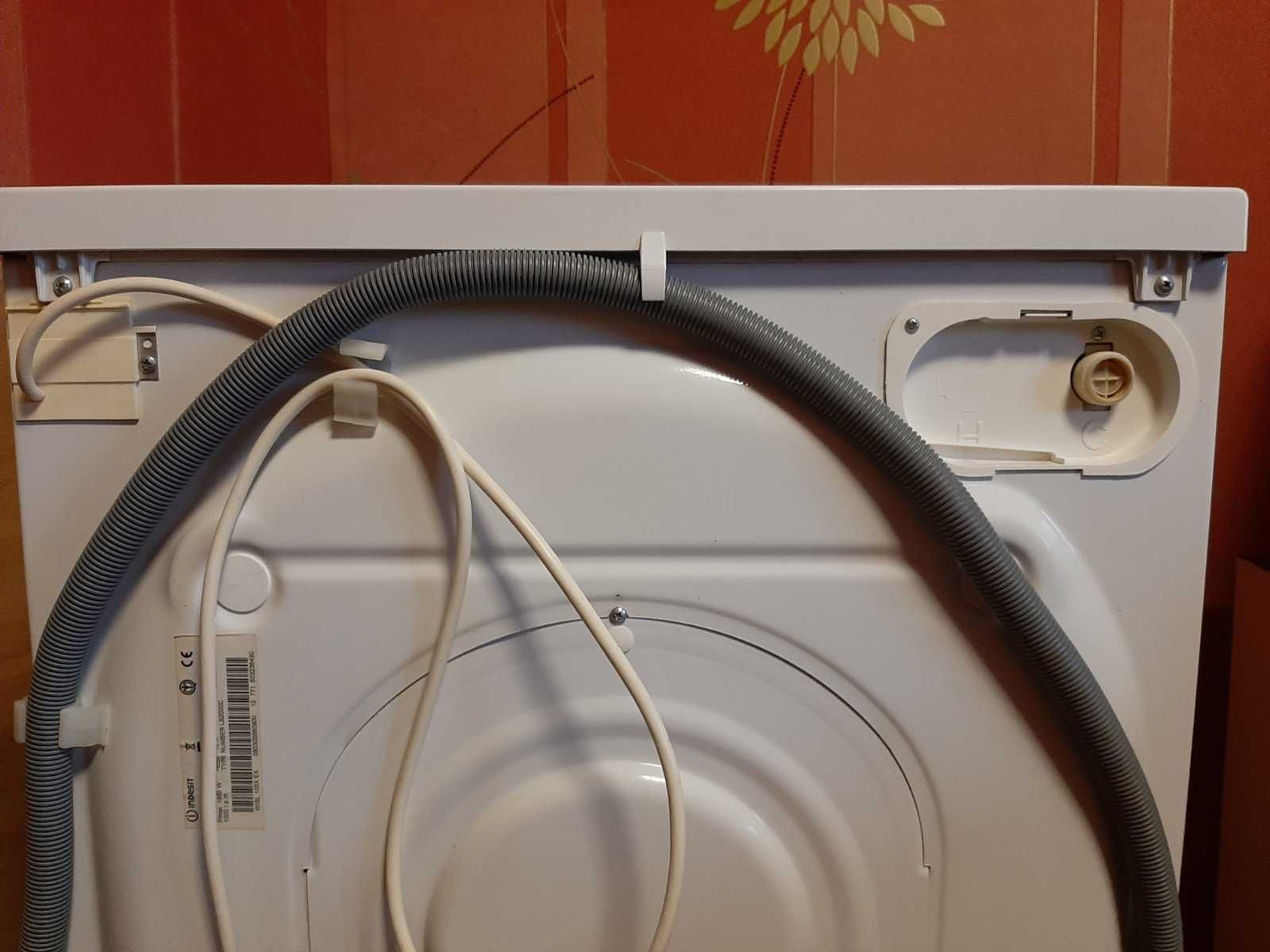 Продам пральну машину б/у INDESIT WISL 105X