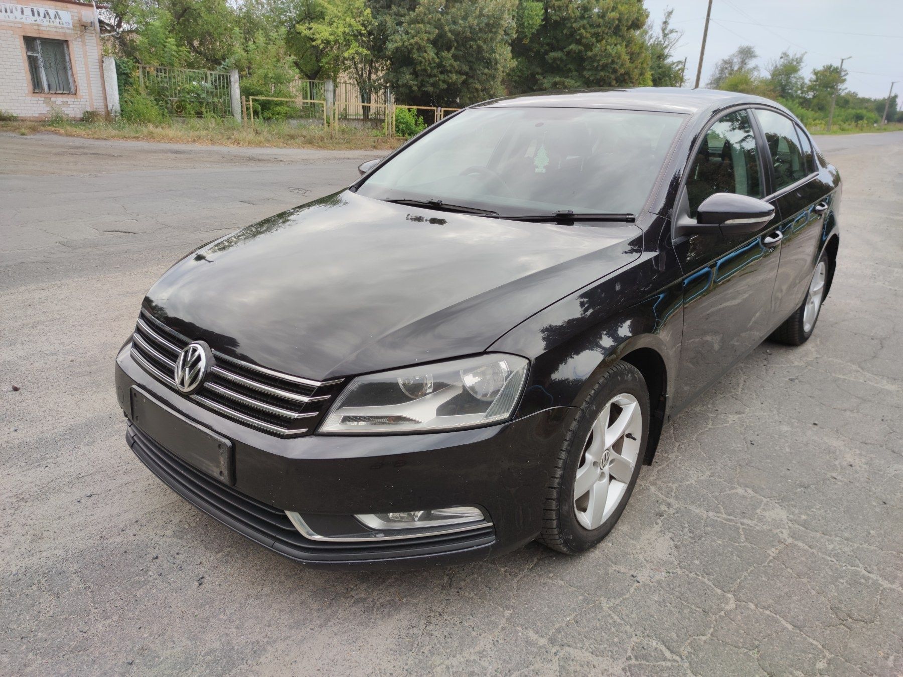 Разборка Passat b7 1.6 TDI бампер капот двери фары фонарь салон LC9X