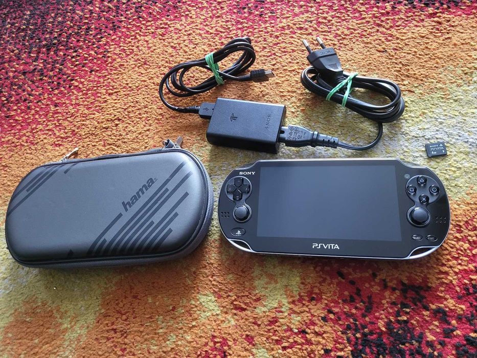 PS VITA OLED WIFI Model 1004 + Karta 4GB, Ładowarka, Etui