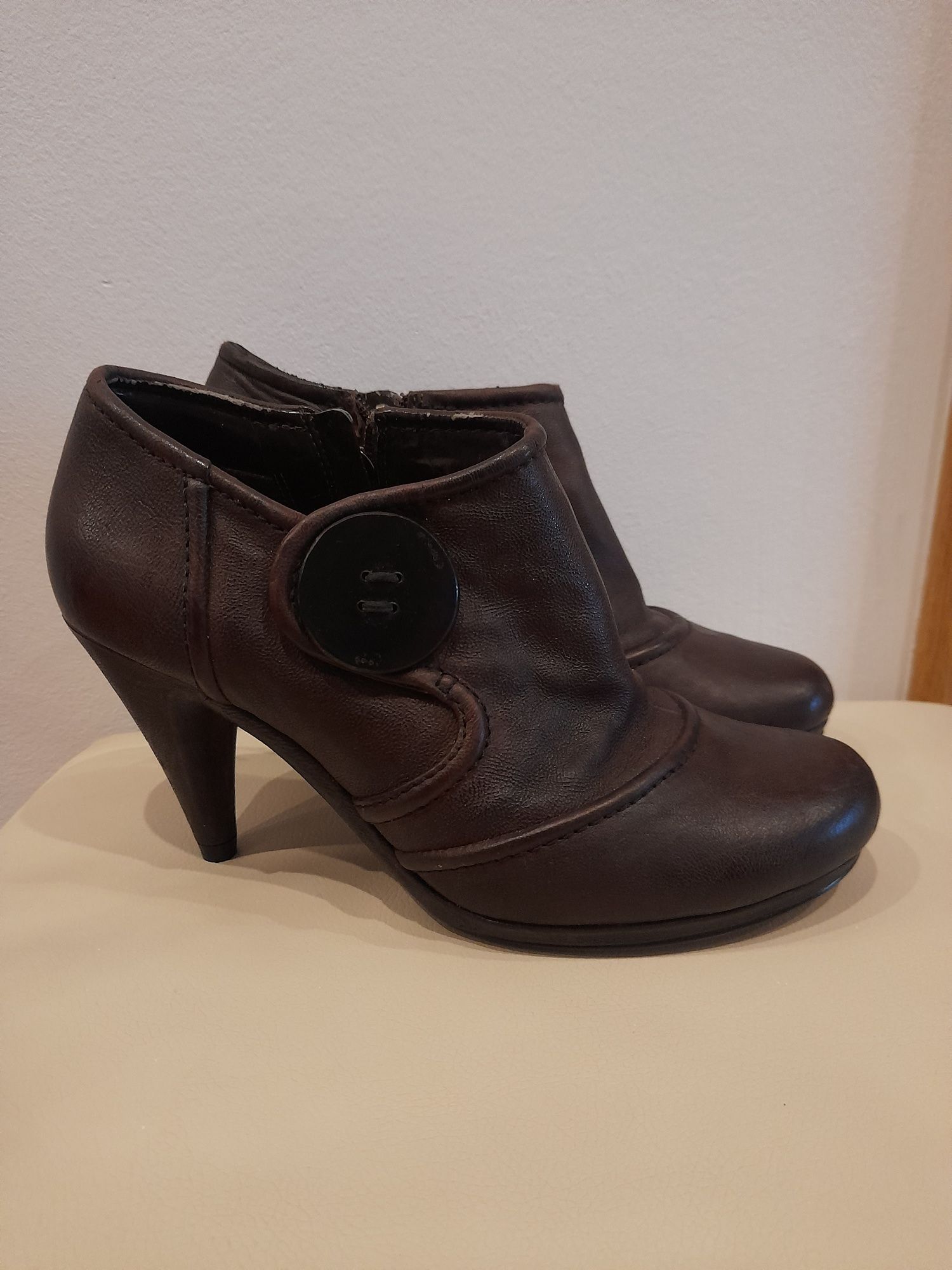 Buty, botki brązowe Clarks, rozm. 38