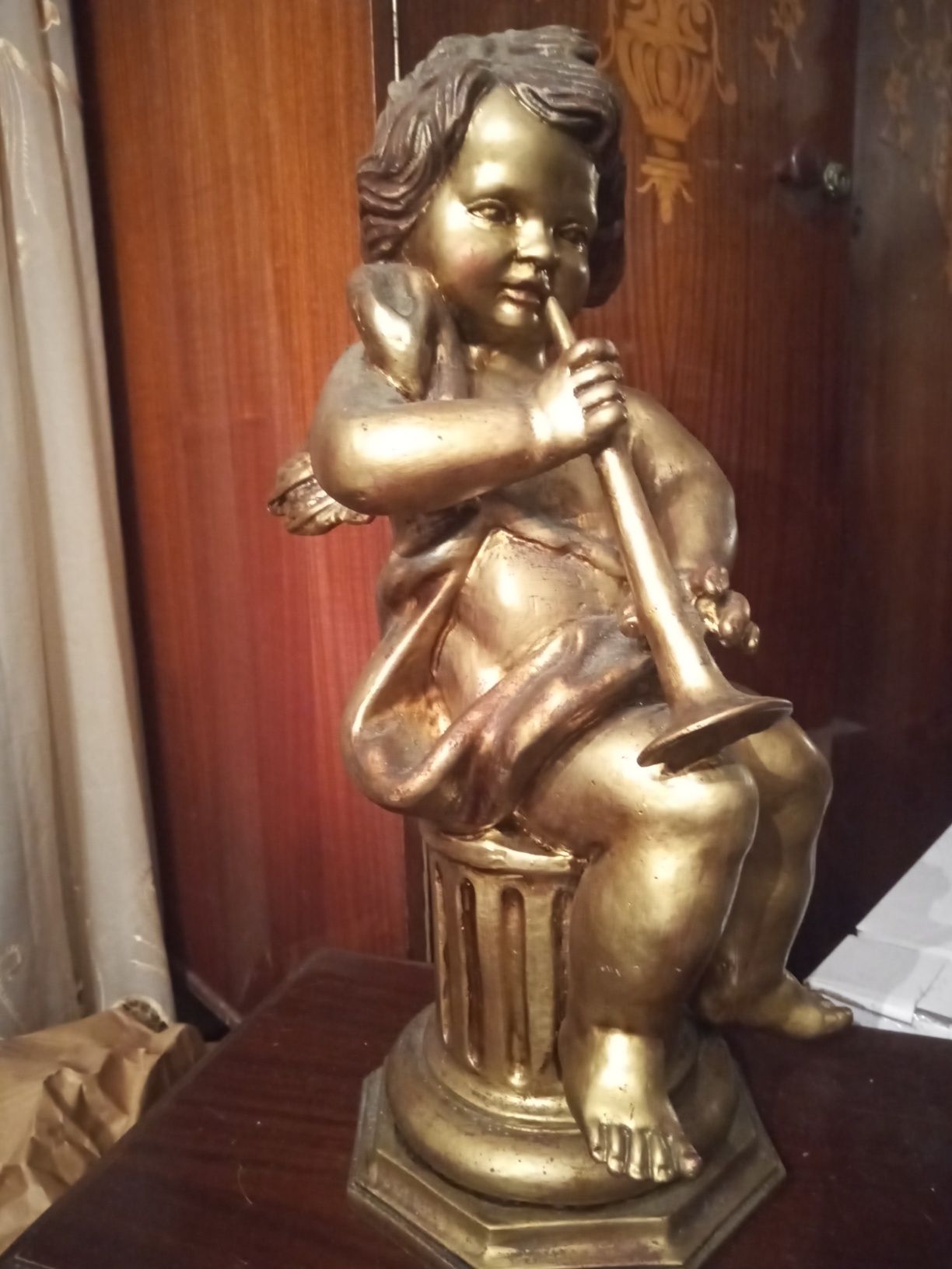 Linda figura em marfinite