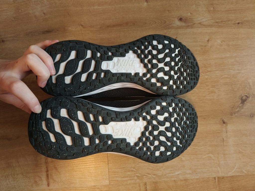 Nowe buty do biegania adidasy Nike czarne rozmiar 40