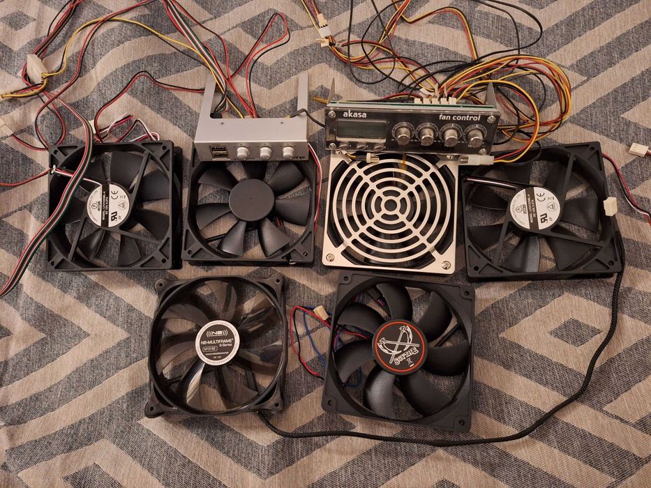 Obudowa Lian Li PC-A77 ALU BIG TOWER + dodatki