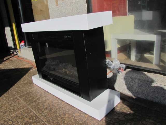 Kominek elektryczny 1900W technologia LED pilot  obudowa MDF Klarstein
