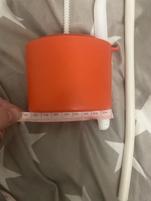 Наповальний механізм бачка унітазу з боковим наповненням, поплавок