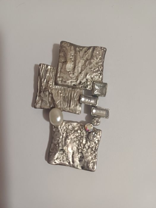 Zawieszka metalowa z perłą hodowlaną