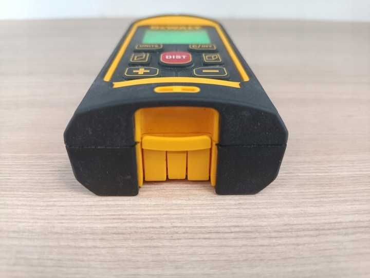 Dalmierz laserowy na baterie DeWalt DW040 40m