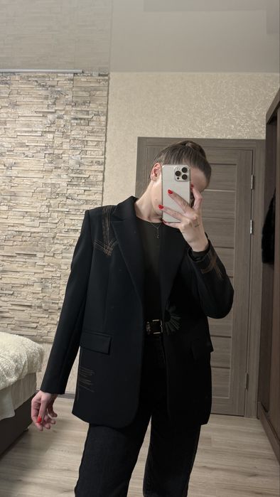 Чорний жіночий піджак