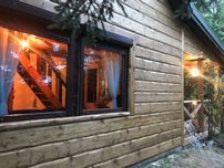 Deska elewacyjna ręcznie obrabiana, nieregularna, szalowka, boazeria