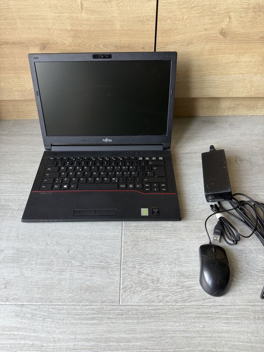 Fujitsu , I5-4210M, 16RAM, 128 SSD