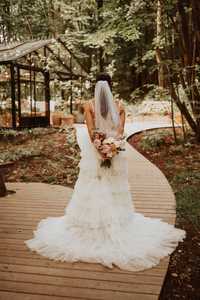 Suknia ślubna projektu Lana Nguyen
